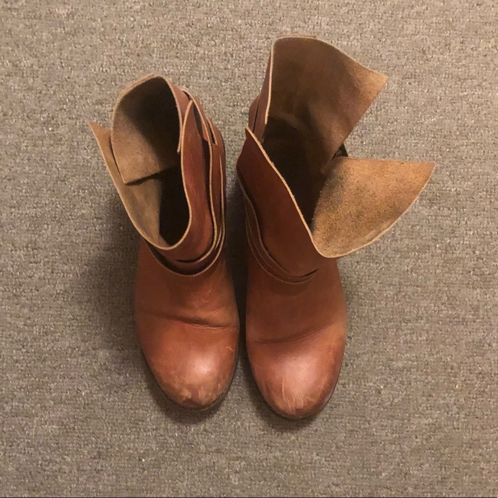 Prune Argentina Leather Ankle Boots